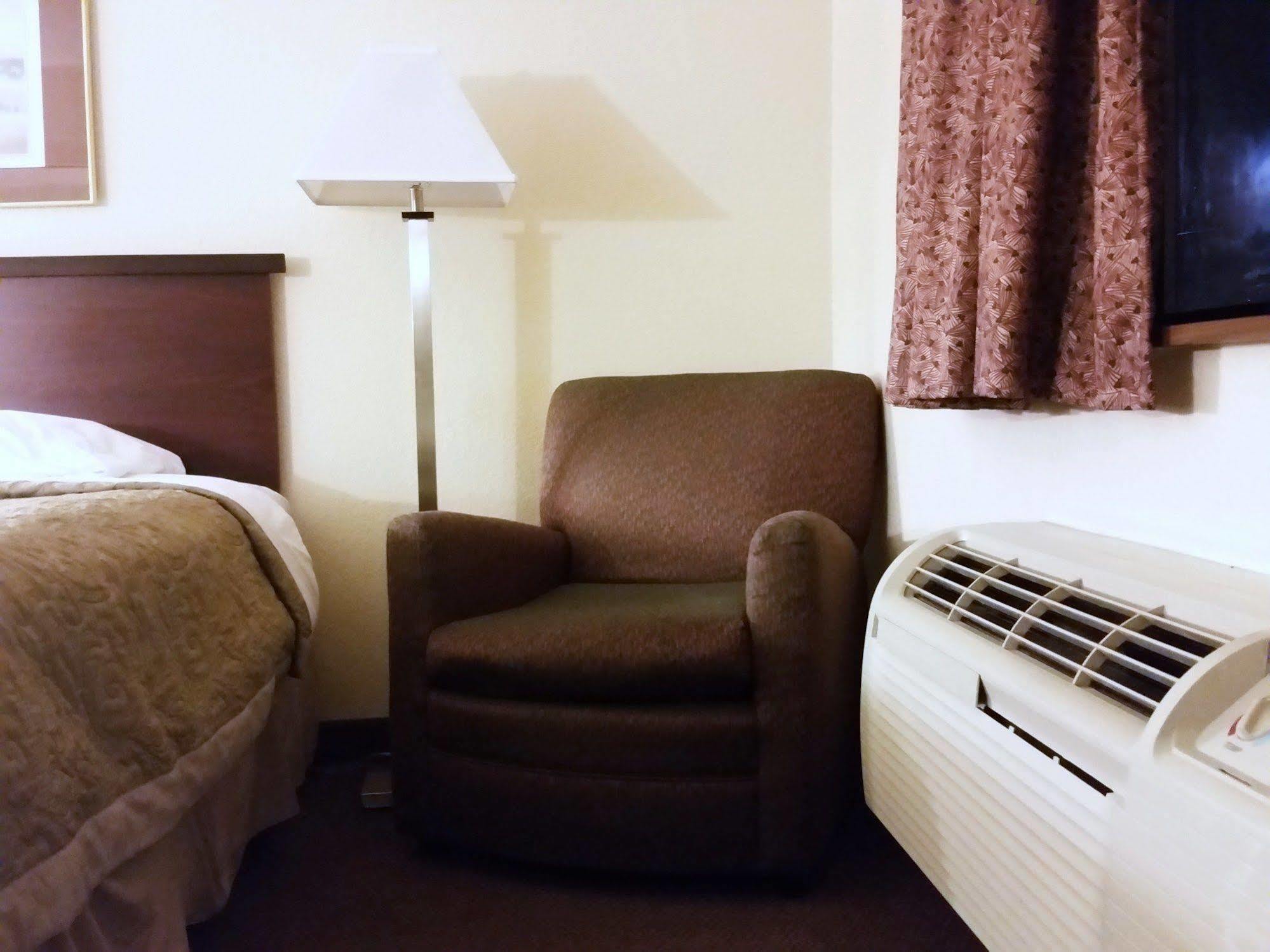 Super 8 By Wyndham Spokane Valley Dış mekan fotoğraf